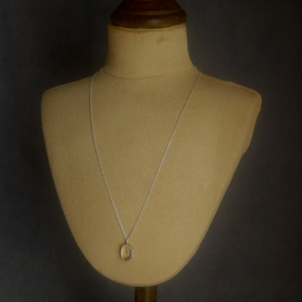 Pebble – Quartz Necklace
