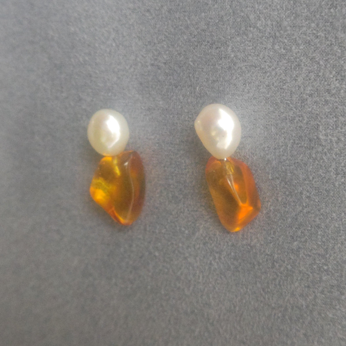 No.0068 琥珀 / 淡水パール ピアス