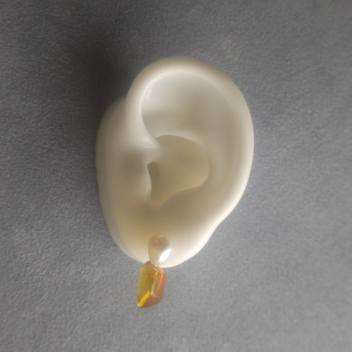 No.0068 琥珀 / 淡水パール ピアス