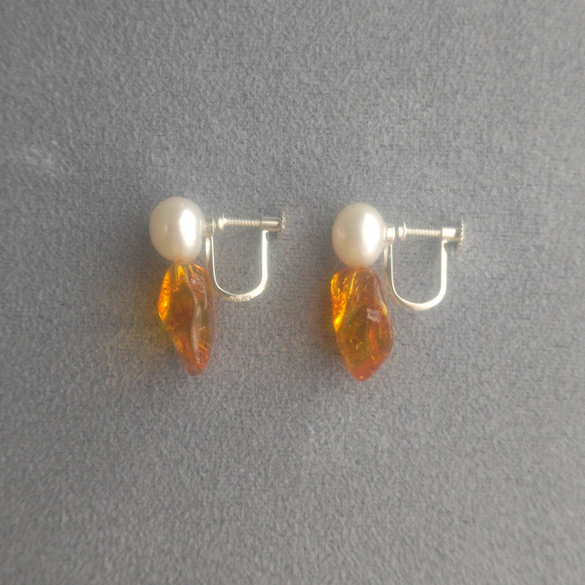 No.0070 Amber / Freshwater Pearl Clip-On Earrings