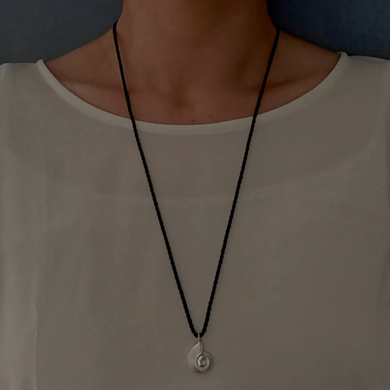 Spira ネックレス