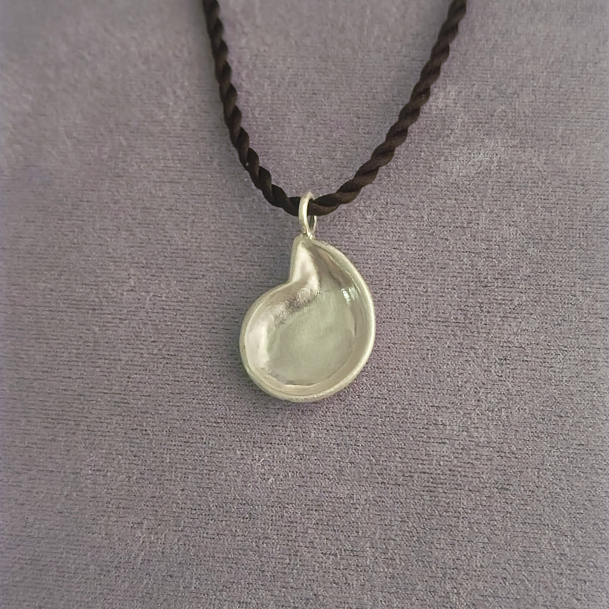 Spira ネックレス