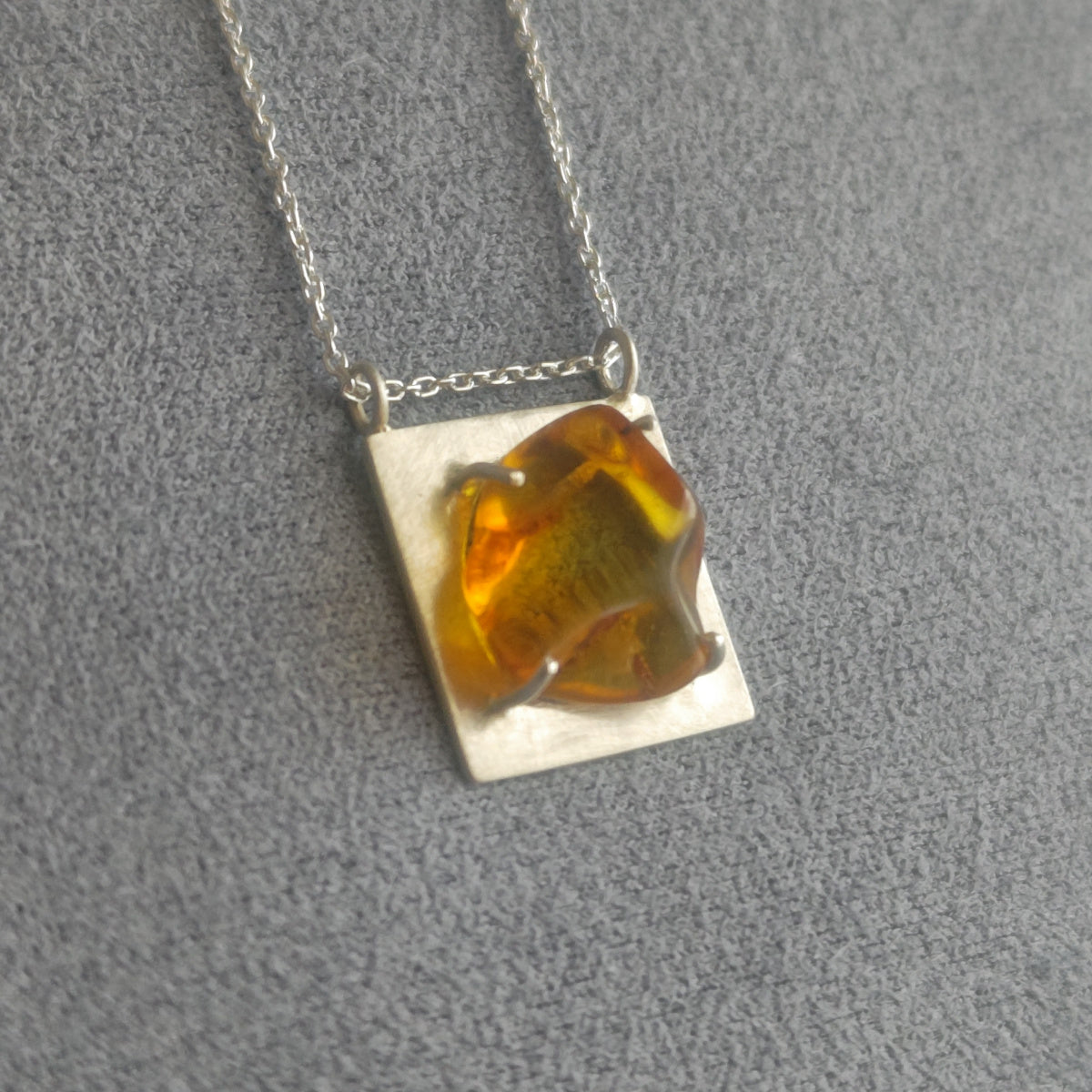 No.0024 琥珀 ネックレス