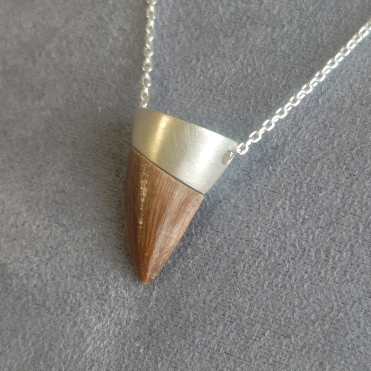 No.0017 モササウルスの歯 ネックレス