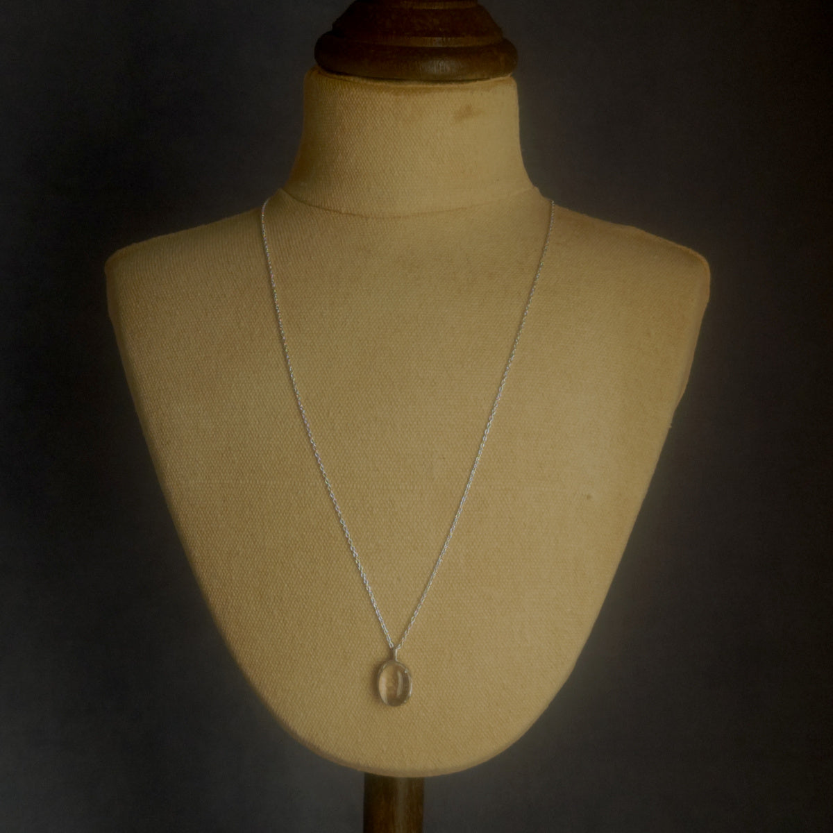 Pebble – Quartz Necklace