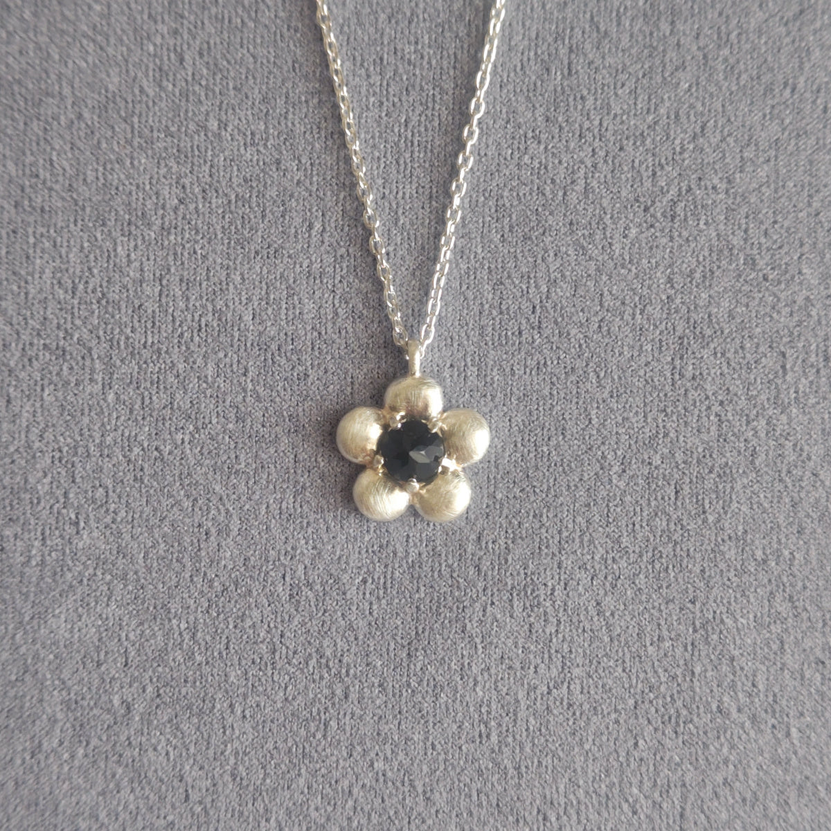 Flower Fossil ネックレス