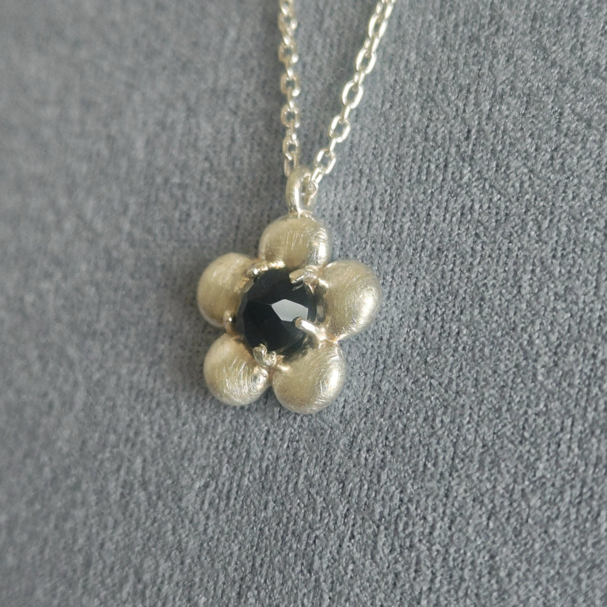 Flower Fossil ネックレス