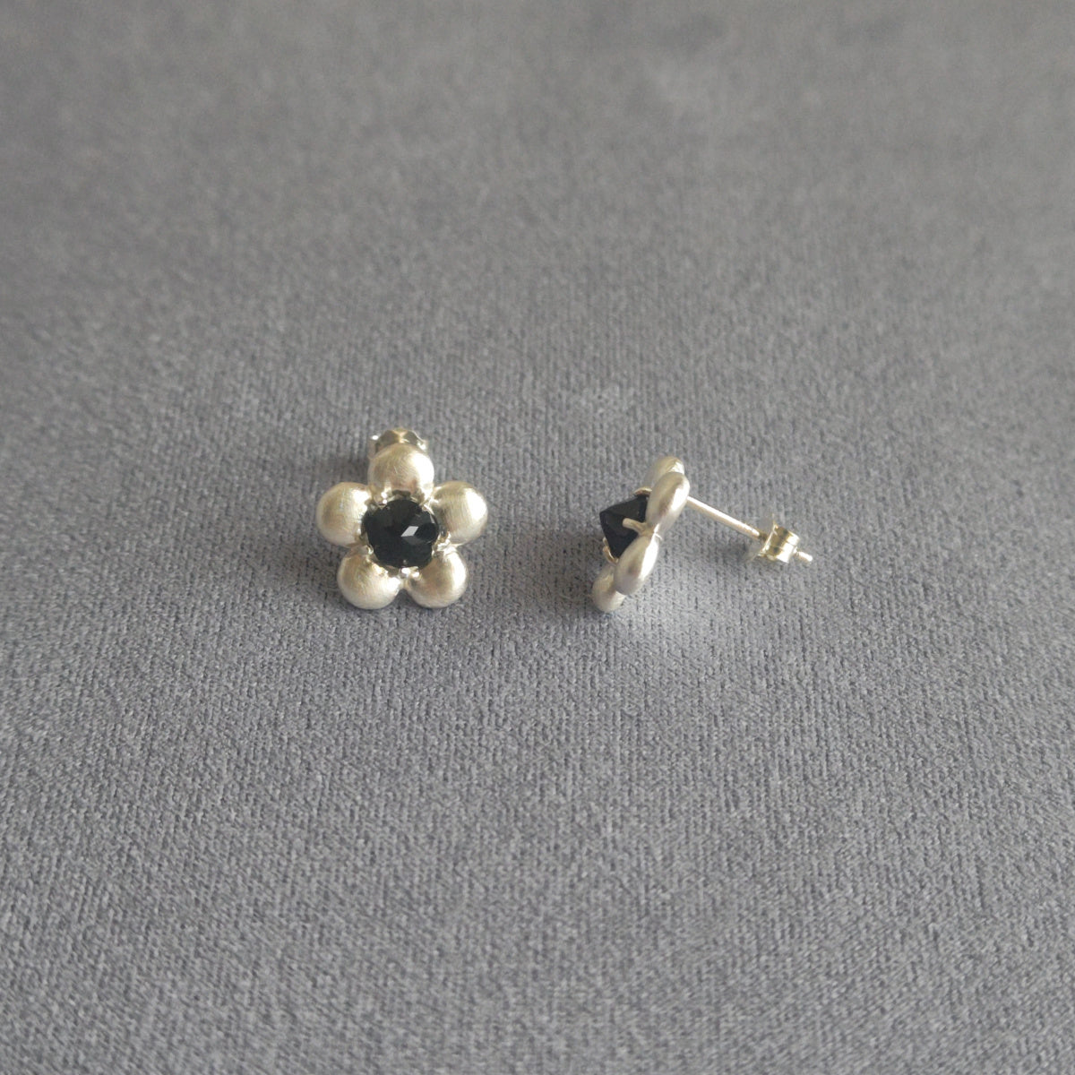 Flower Fossil ピアス