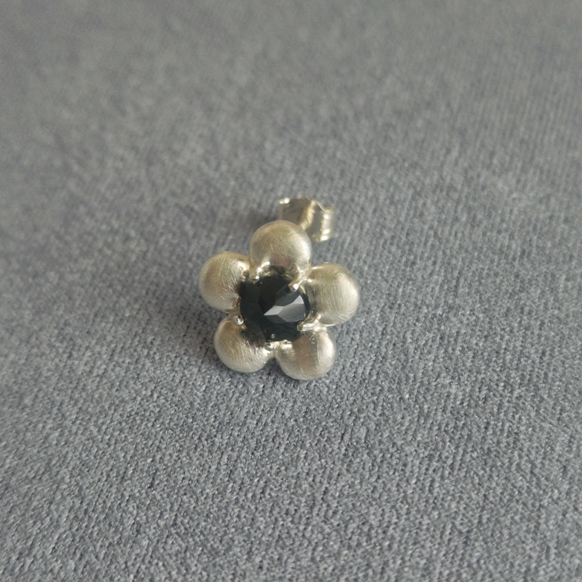 Flower Fossil ピアス